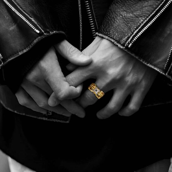 22K GOLD K&T RING WITH 5 DIAMONDS 2 - how to clean diamond jewelry