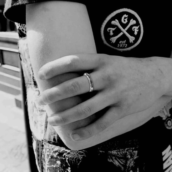 3MM THE ROLLING STONES B TCH SPACER RING