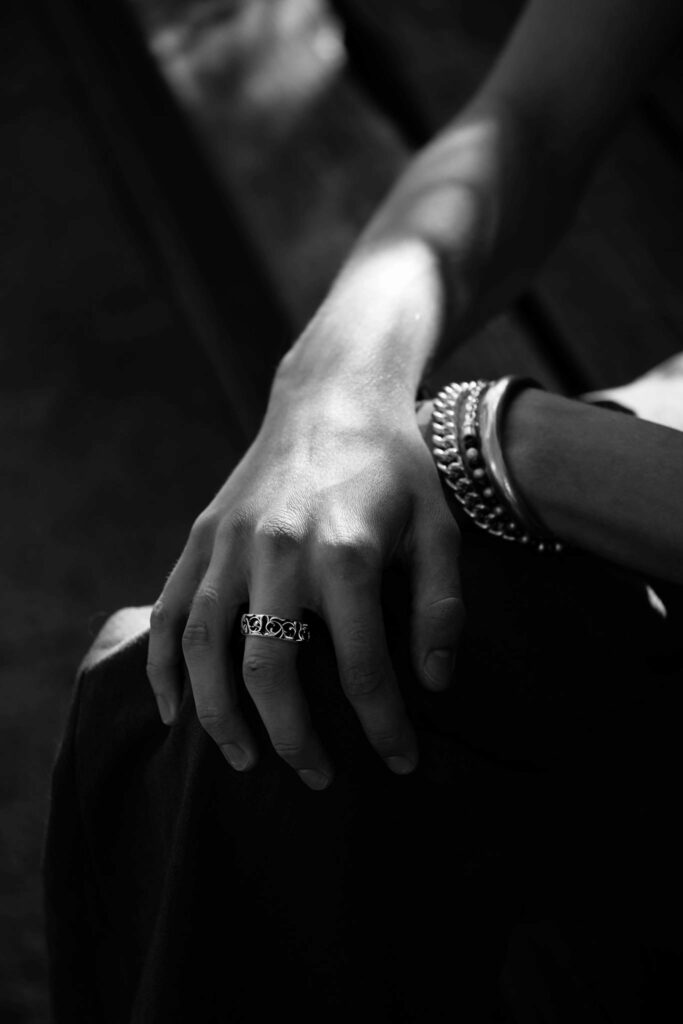 CHROME HEARTS ETERNITY VINE RING@2x