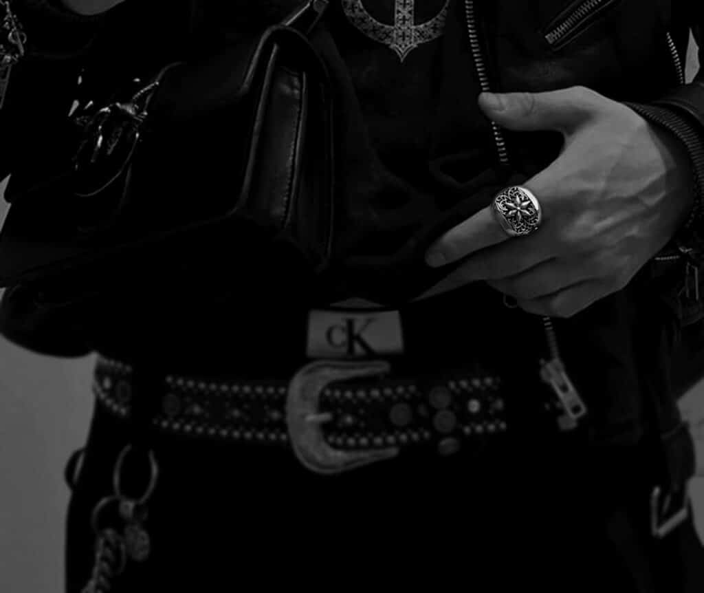 CHROME HEARTS OVAL STAR RING – CLASSIC@2x
