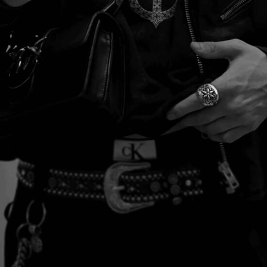 CHROME HEARTS OVAL STAR RING – CLASSIC@2x