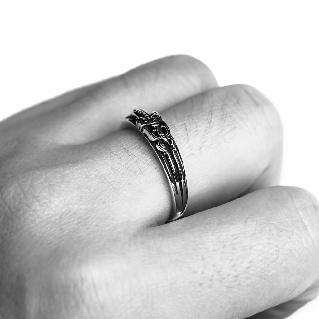 BABY CLASSIC DAGGER RING