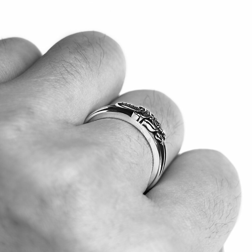 BABY CLASSIC DAGGER RING