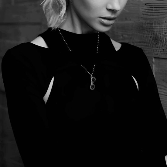 GLASSES PENDANT 2