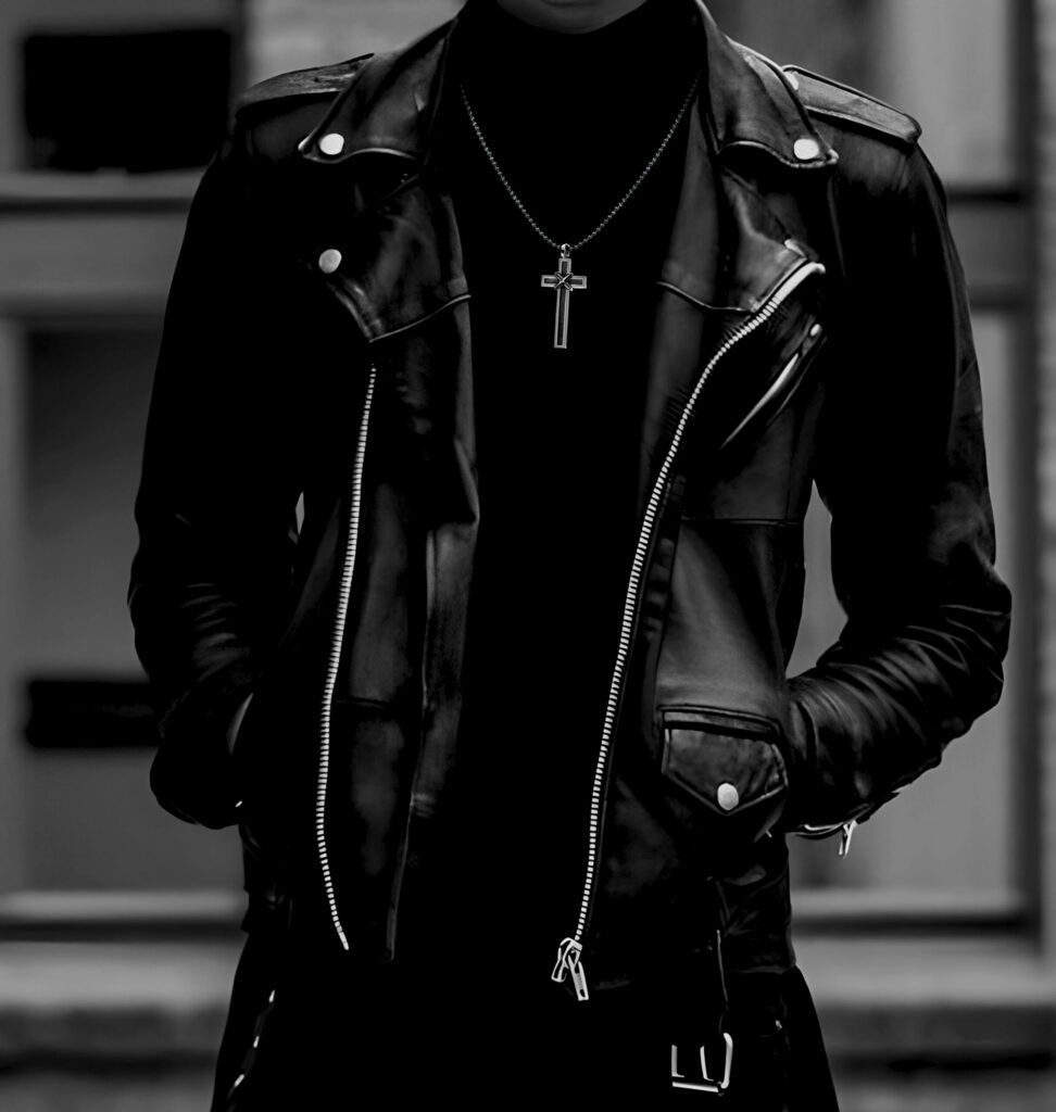 MAPPLETHORPE PENDANT 2